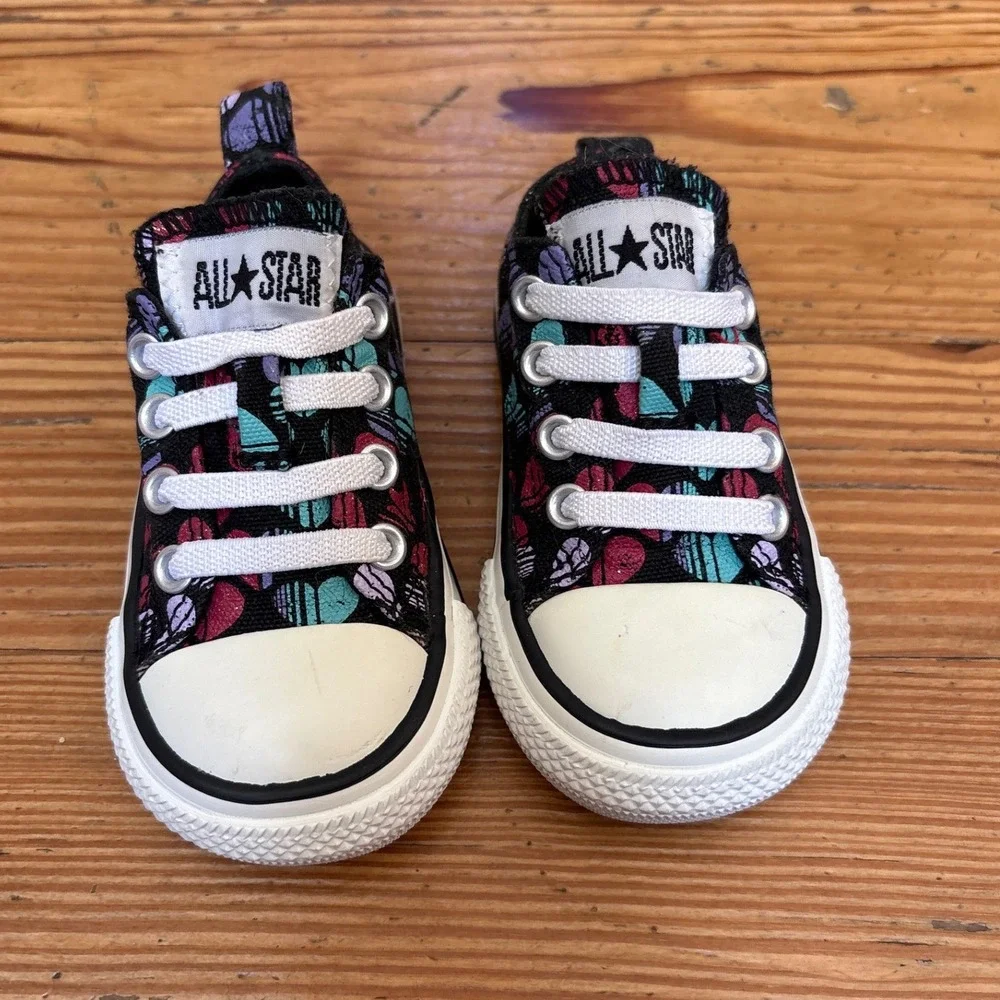 Converse All Star Sneakers Kids Black Multi Heart Print Low‎ Top SIZE 4